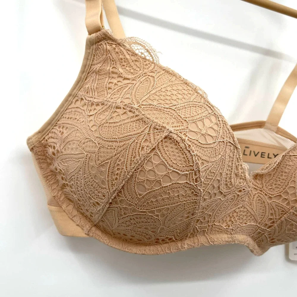 NWT Lively The Lace No-Wire Push-Up Bra in Toasted Almond Size 38D Nude Wireless
